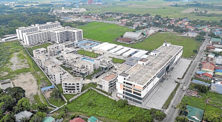 詐騙園區長這樣 大亨豪宅有奧運規格泳池