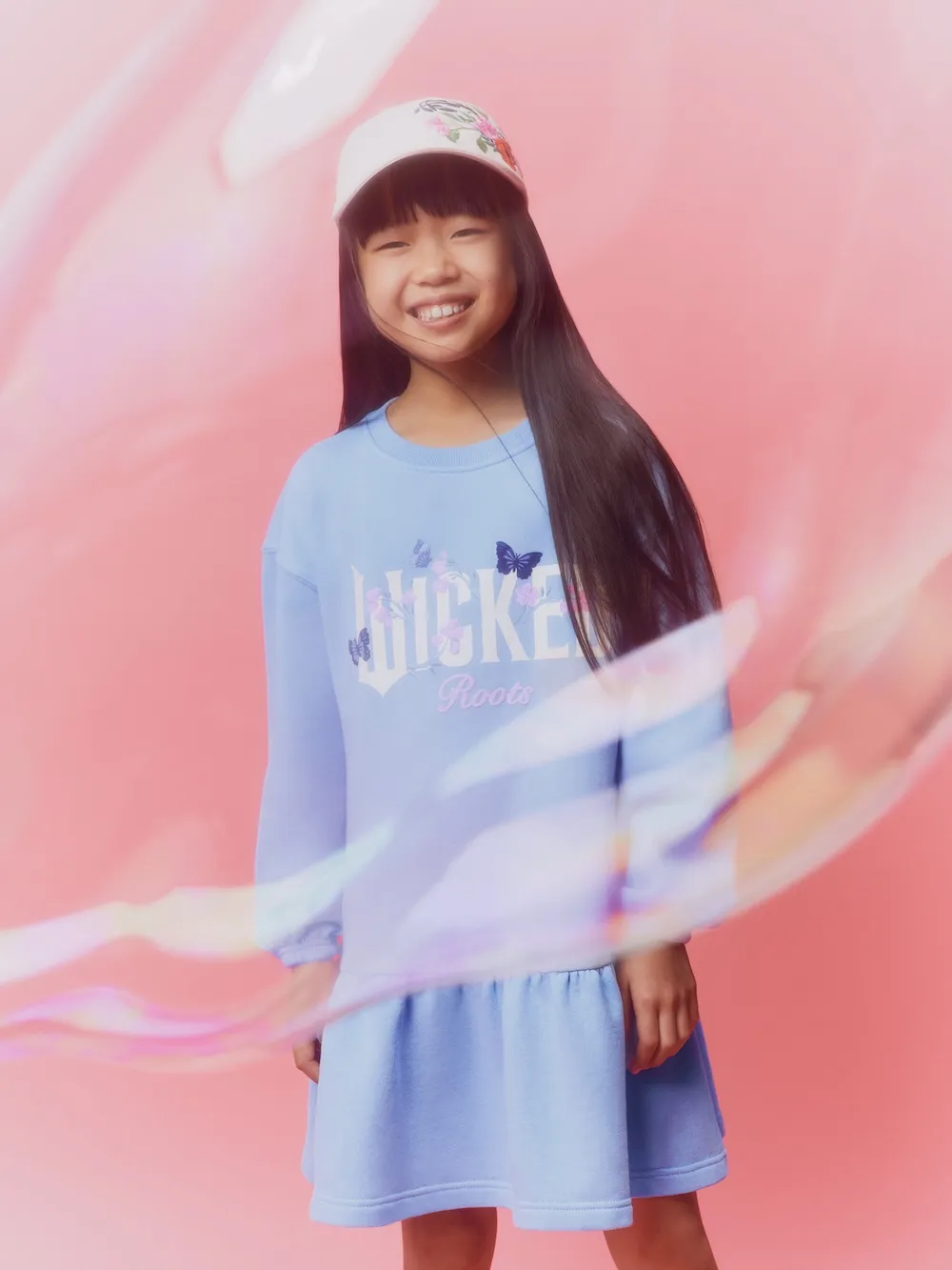 系列也推出童装款式，让小影迷也展现对魔法世界的热爱。品牌提供