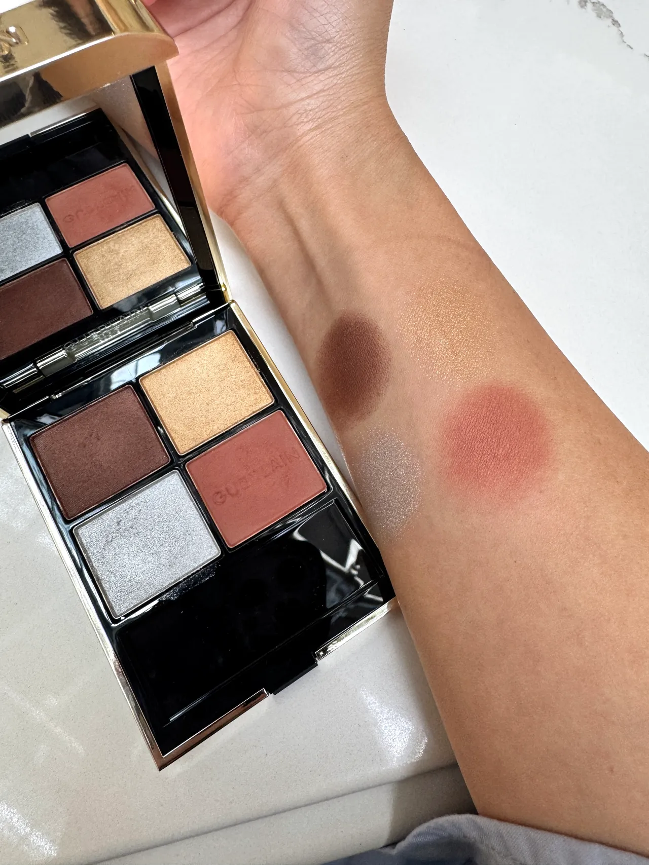 OMBRES G高订深邃四色眼影盘星芒奇想限定版#520，3380元。张家玲摄