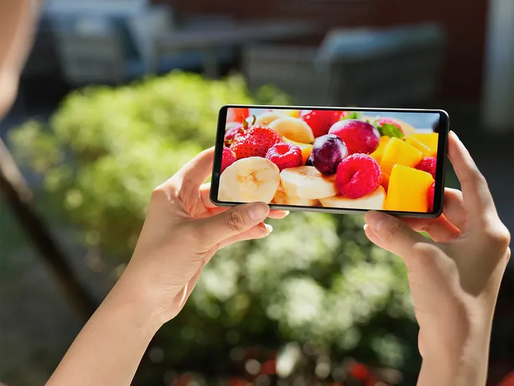 Sony推出「Xperia歲末犒賞感謝祭」,指定機型限時降價並提供原廠配件、舊換新優惠與手機健檢服務。Sony提供