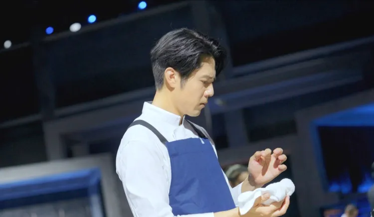 胡宇威分神，發生了驚險「濺血」意外。華視提供