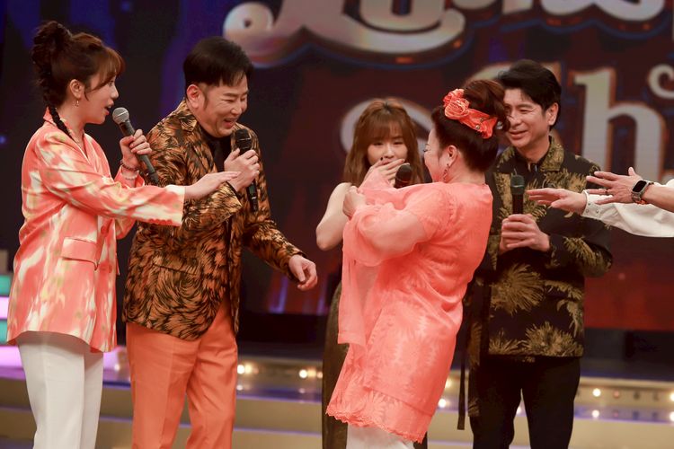 白冰冰突掀衣秀身材 陽帆、吳淑敏、荒山亮驚呆