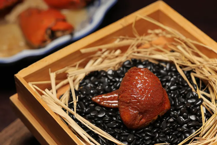 大閘蟹粉鑲雞翼。業者提供