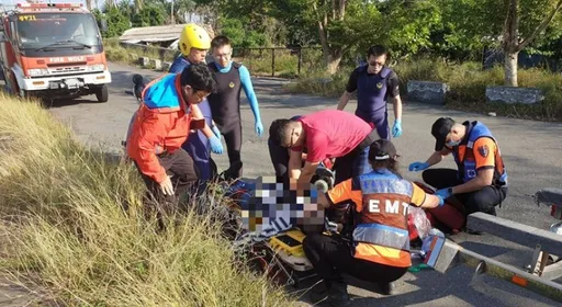 台南華宗橋1男子墜橋落水　拖上岸命危送醫