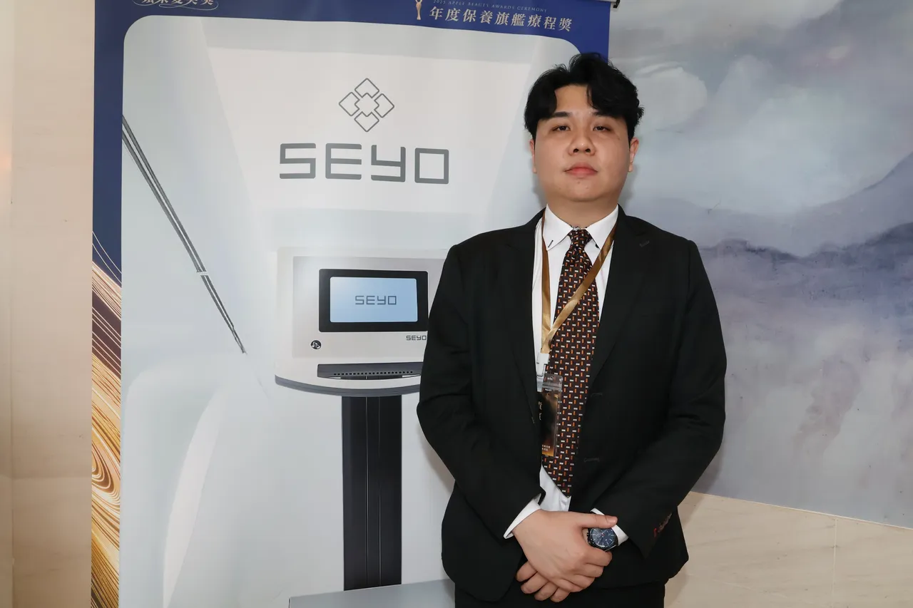 德国SEYO水光仪业务主任陈致庆，直呼「很感谢可以获奖、实至名归」。娱乐中心摄