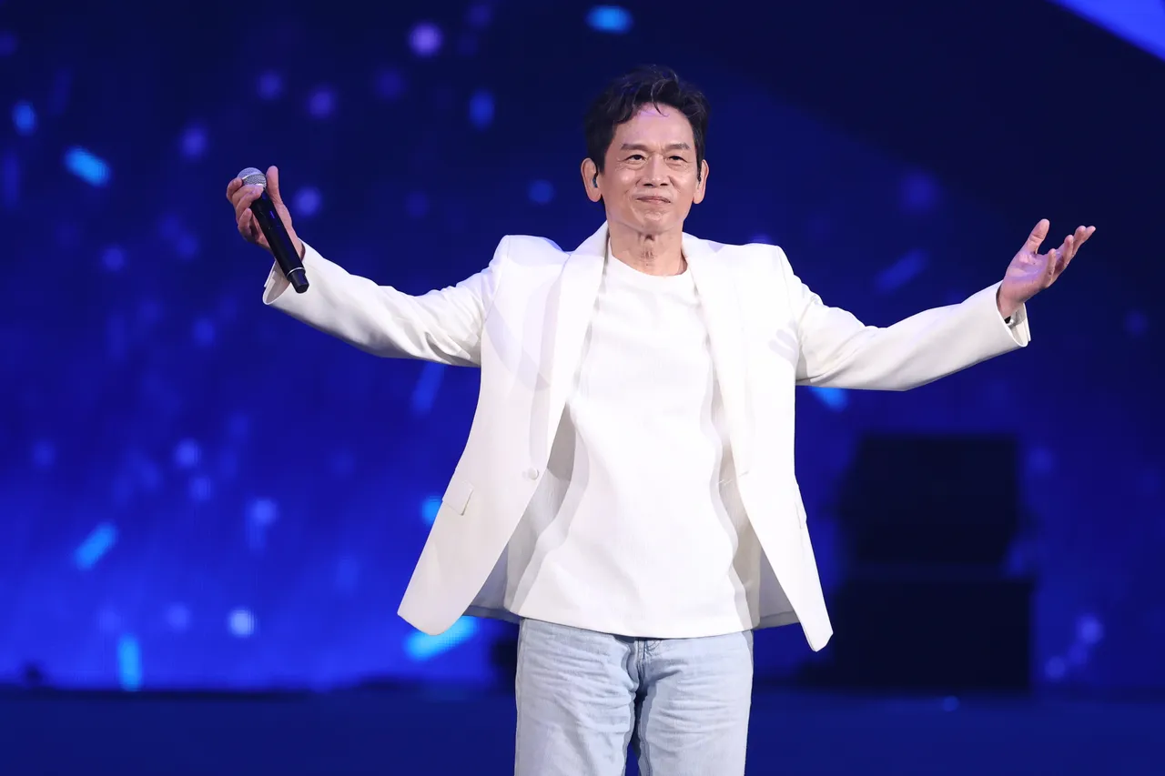 殷正洋美声再现小巨蛋。彭欣伟摄