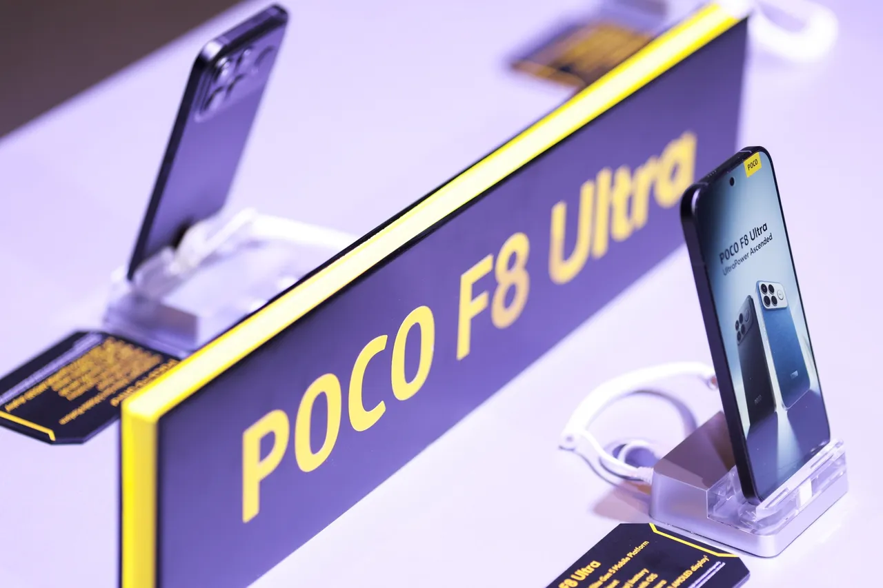POCO F8 Series共有F8 Ultra與F8 Pro兩款，並提供多種配色與容量選擇。POCO提供