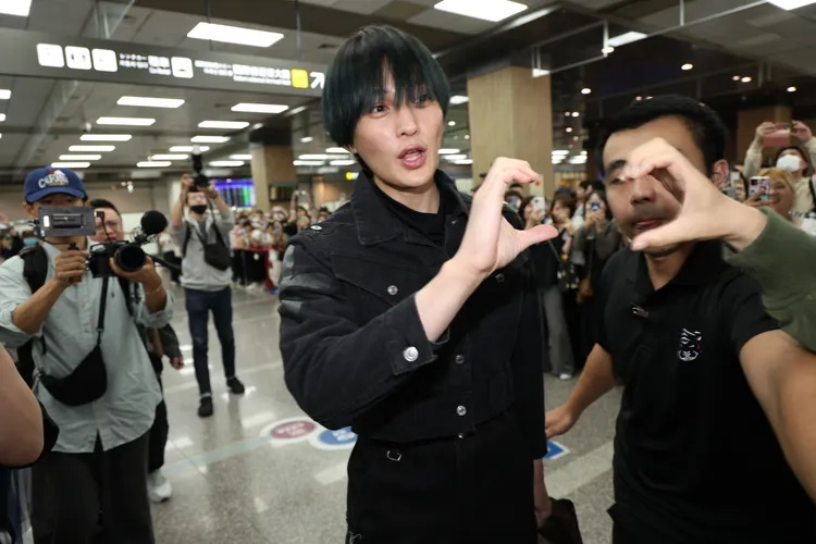 八木勇征寵粉合比愛心。彭欣偉攝