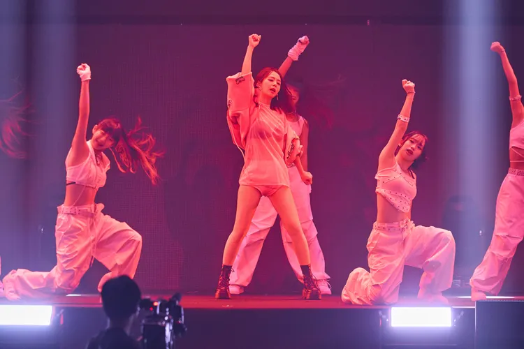 孙淑媚出道30年首场个唱，唱跳魅力惊艳全场。华贵娱乐提供