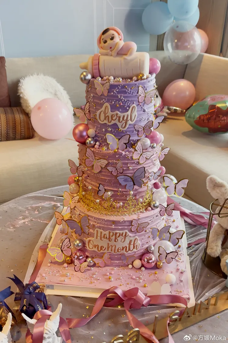 郭富城小女兒的彌月蛋糕。翻攝方媛微博