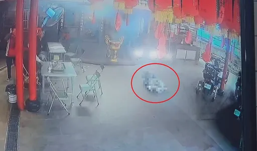 基隆宮廟驚傳巨響！老翁遭炸傷倒地　臟器外露搶救中