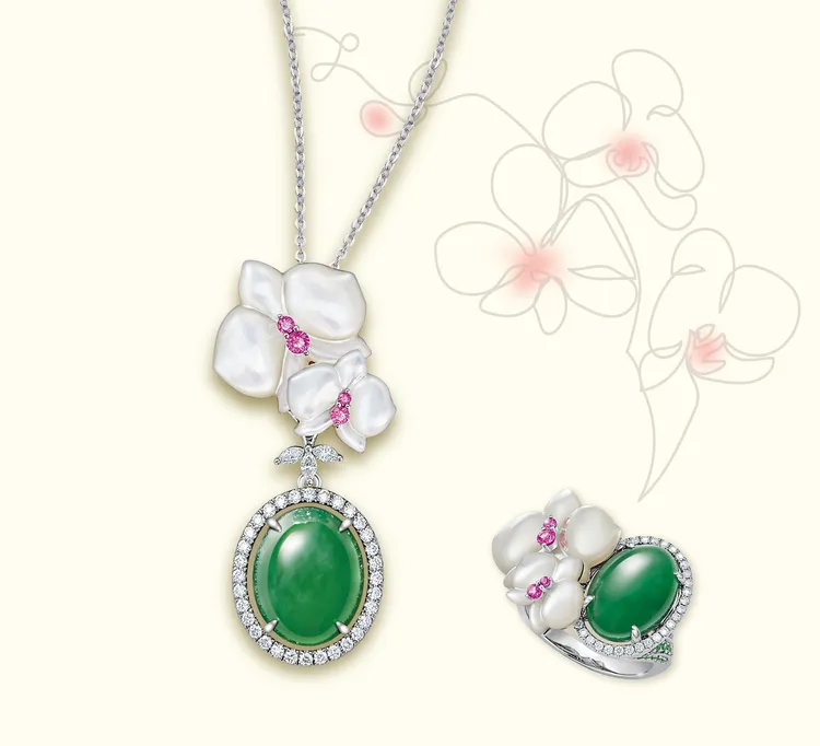 「映之蘭」翡翠戒指選用經設計師親自挑選、配對的母貝，由工匠手工雕刻與打磨，每件皆為獨一無二。昇恆昌提供