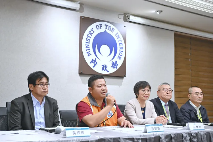 内政部长刘世芳表示，为落实总统「全社会防卫韧性」理念，持续推动防灾士培训制度。内政部提供