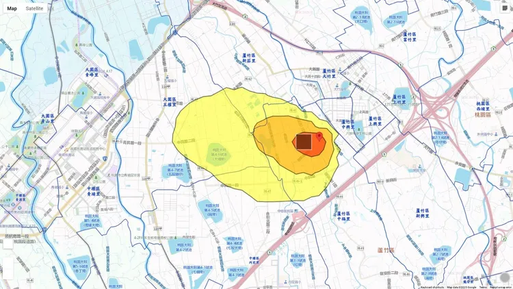 桃園市環保局提醒下風處部分里鄰居民，因火災可能出現異味或空氣品質惡化情形，受影響區域包含：中壢區內定里、蘆竹區中福里、新莊里；大園區五權里。翻攝自臉書粉專「桃園事 」 