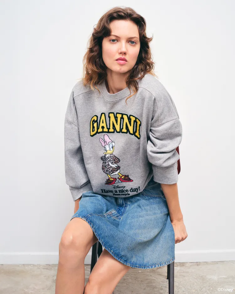 圖案也以趣味形態生動呈現黛西在動畫中的魅力。品牌提供