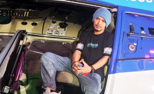 黃明志大馬獲釋倒數計時　相戀15年女友不離不棄到場了　　