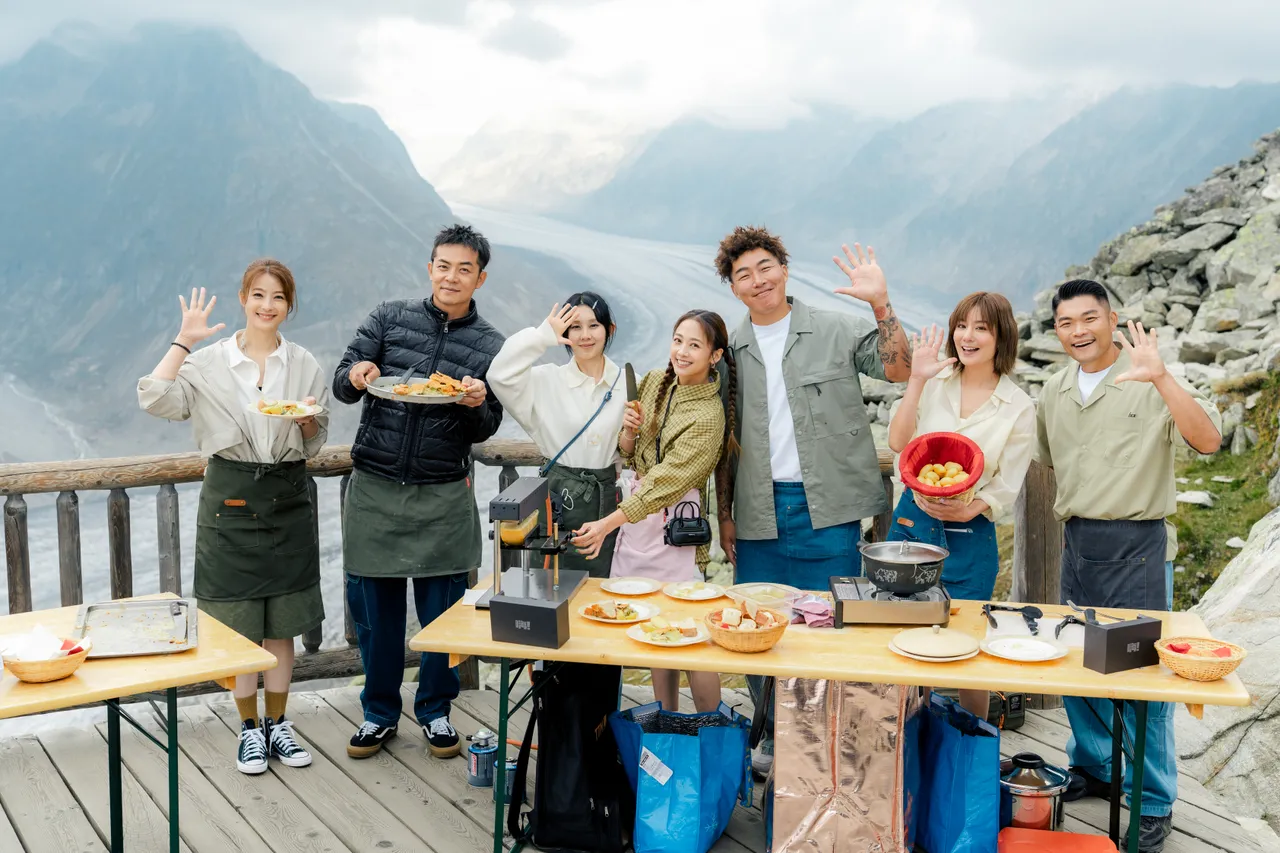 赖雅妍（左起）、姚元浩、白安、吴映洁、郭泓志、莎莎、李玖哲等在高海拔挑战料理。好看娱乐提供