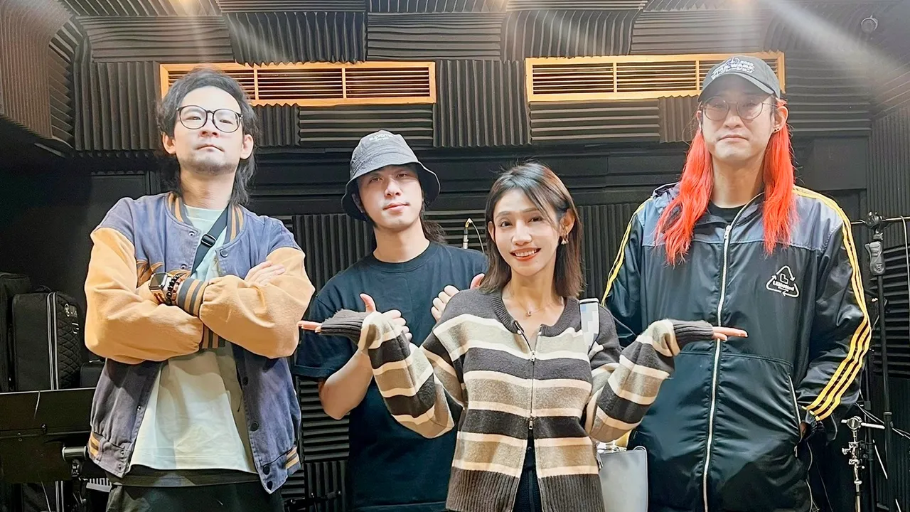 言佳泫与乐手们合影。经纪人提供