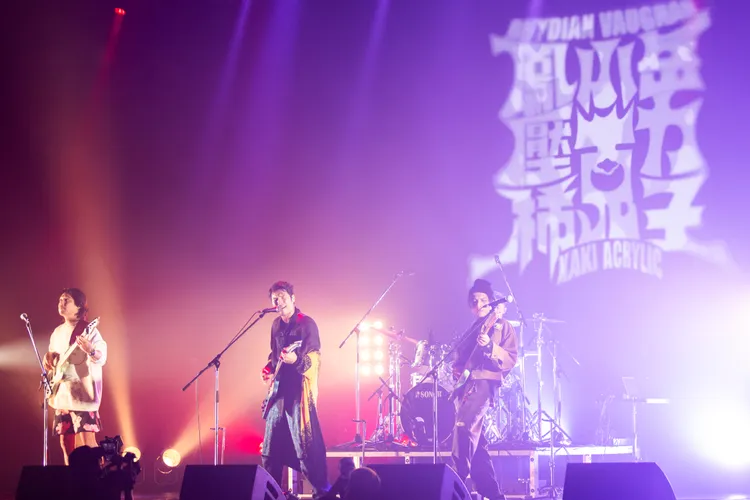 凤小岳与压克力柿子赴日「TIMM日本东京国际音乐市场展」演出。台视提供