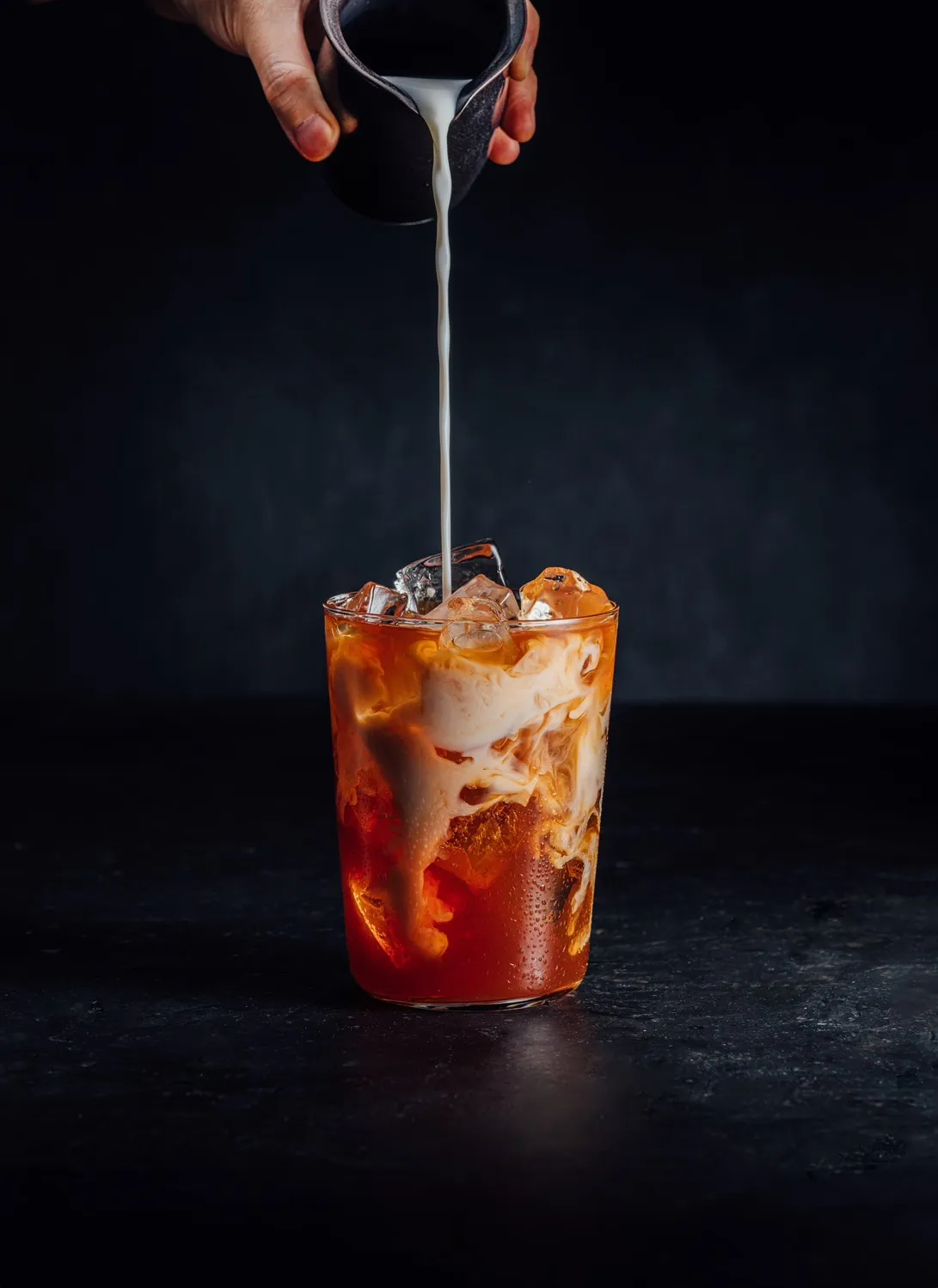 BLIKE品牌创办人刘绍威强调一杯精品奶茶的最高境界是，不加糖就很好喝。业者提供