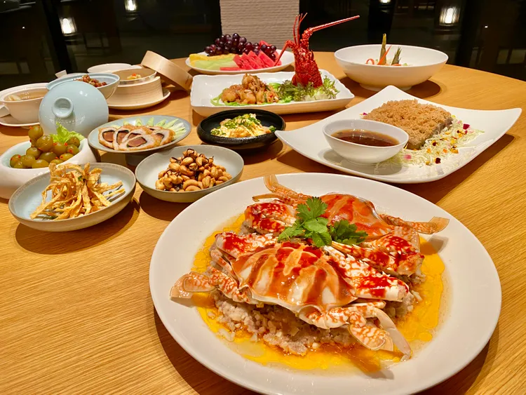 館內餐廳能品嚐主廚特別打造的「萬里花蟹蒸肉餅」等料理。莊偉祺攝