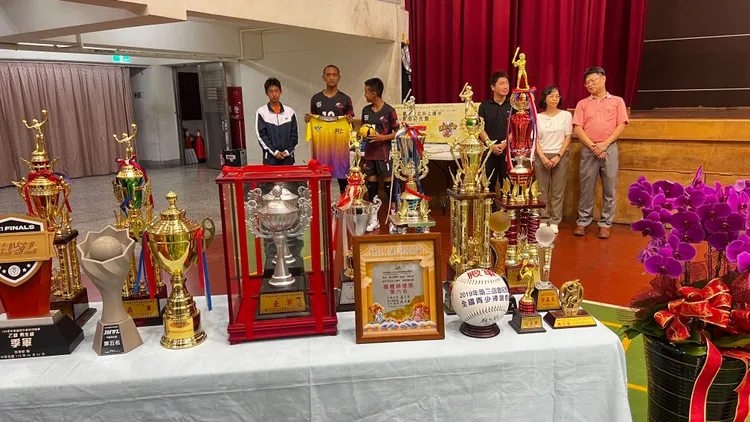 向上國中棒球、排球、軟式網球、籃球及飛鏢等多項運動，表現均十分亮眼。鮮明攝