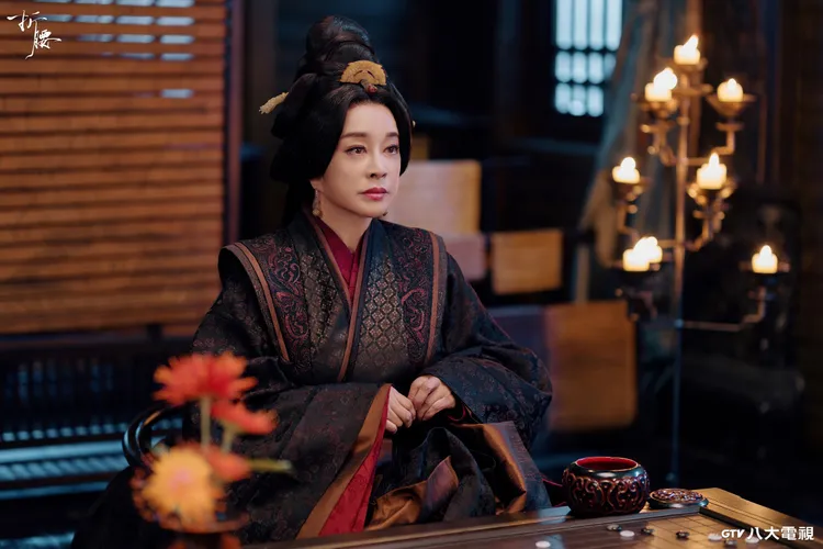 劉曉慶在《折腰》氣場強大。八大提供