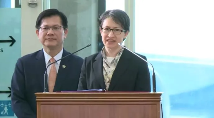 副总统萧美琴今晨返国后在机场发表谈话。取自外交部直播