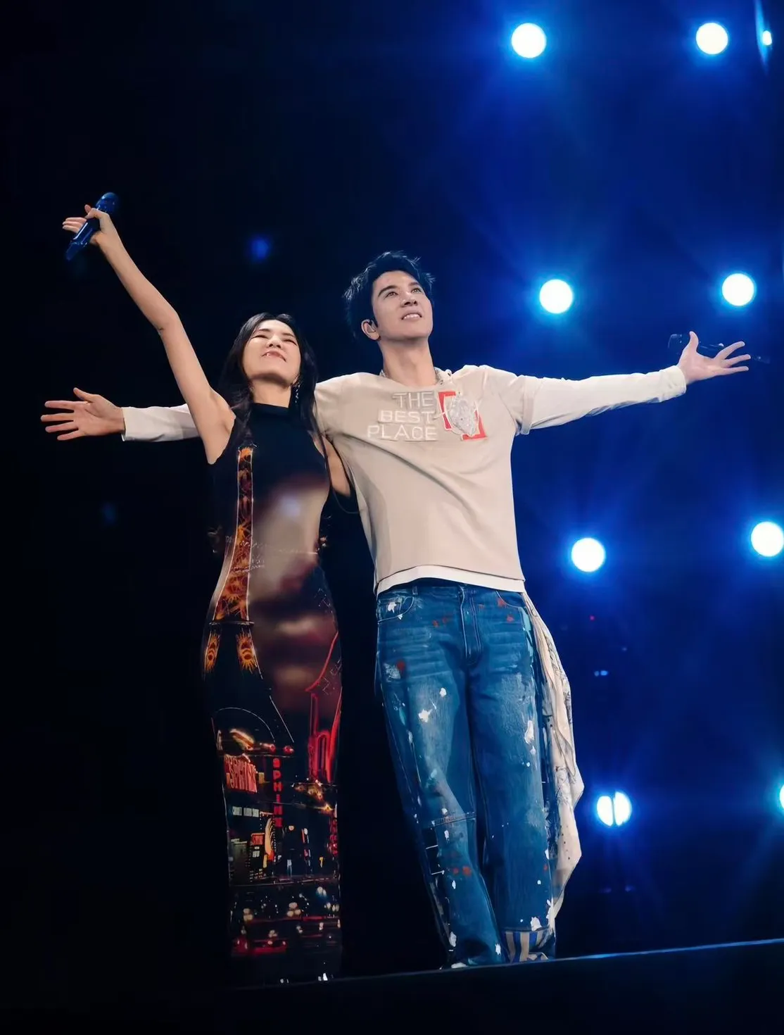 王力宏（右）仅花48小时就解封，让与Ella合唱《Super Star》MV重新上架。西东音乐提供