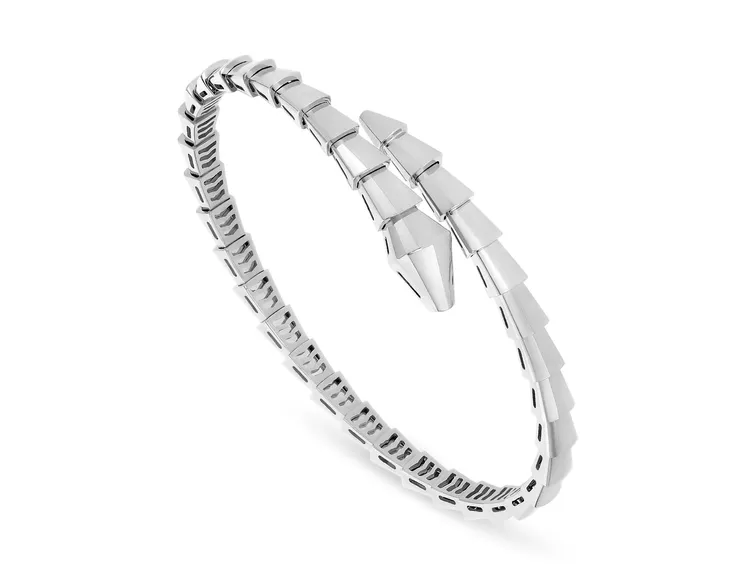 BVLGARI Serpenti Viper系列白K金手環。品牌提供