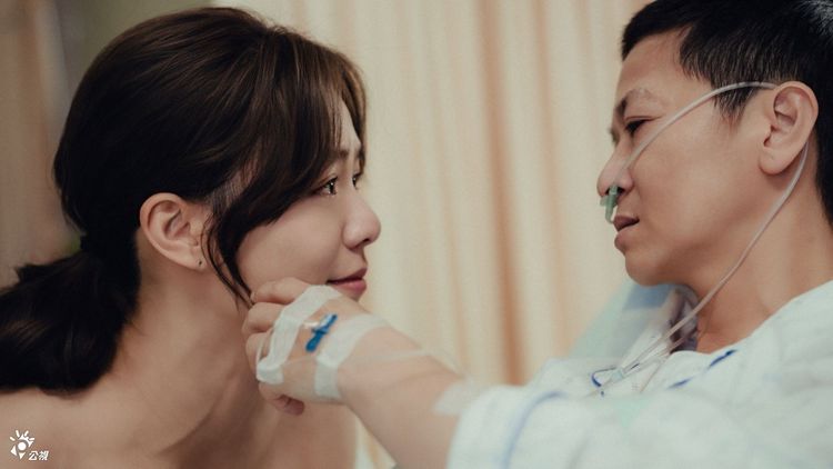 宋芸樺戲裡「母親癌逝」靈骨塔揪心淚崩