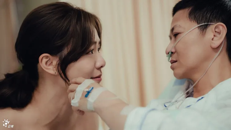 宋芸桦（左）与谢琼煖演母女融入真情。公共电视、台湾大哥大MyVideo提供