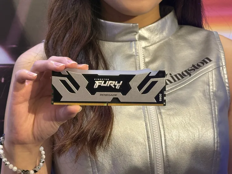 金士顿FURY DDR5记忆体。吕承哲摄