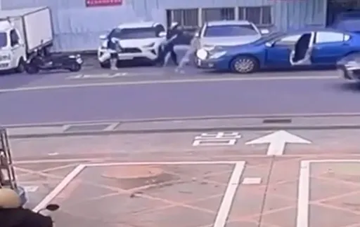 新北傳槍響！警圍捕年輕車手遭駕車衝撞　20歲男女落網