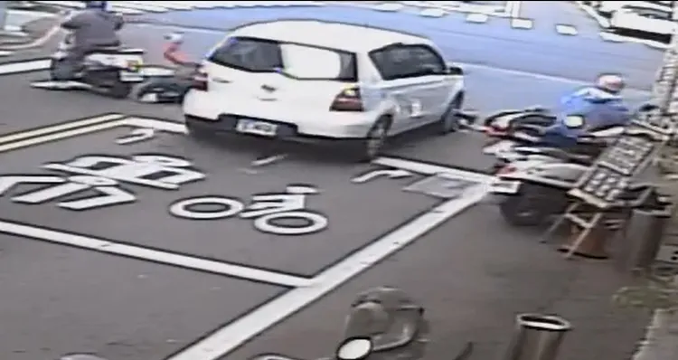 白色轎車撞擊後肇事逃逸。取自「員林人大小事」