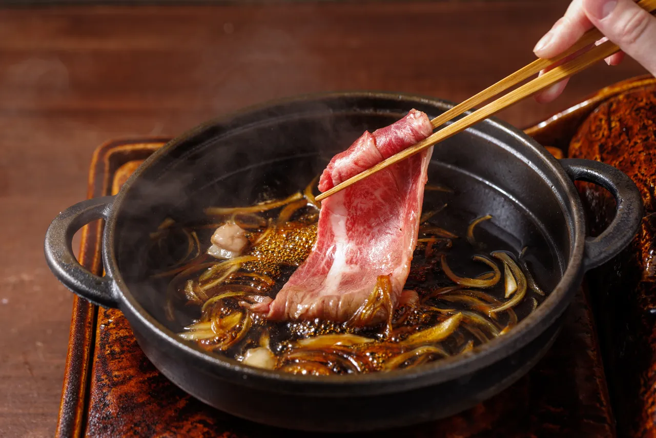 牛喜主打滋味濃郁的關西風和牛壽喜燒。豊漁餐飲集團提供