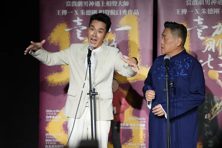 兩人表演很逗趣。彭欣偉攝