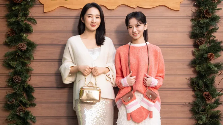 李沐（左）、陈姸霏（右）出席Longchamp新品预览活动。品牌提供