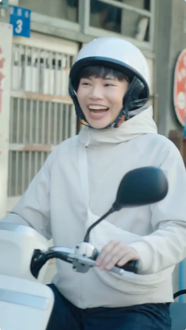 戴資穎騎機車通勤的「台式行為」令台灣人會心一笑。翻攝uniqlo_taiwan IG