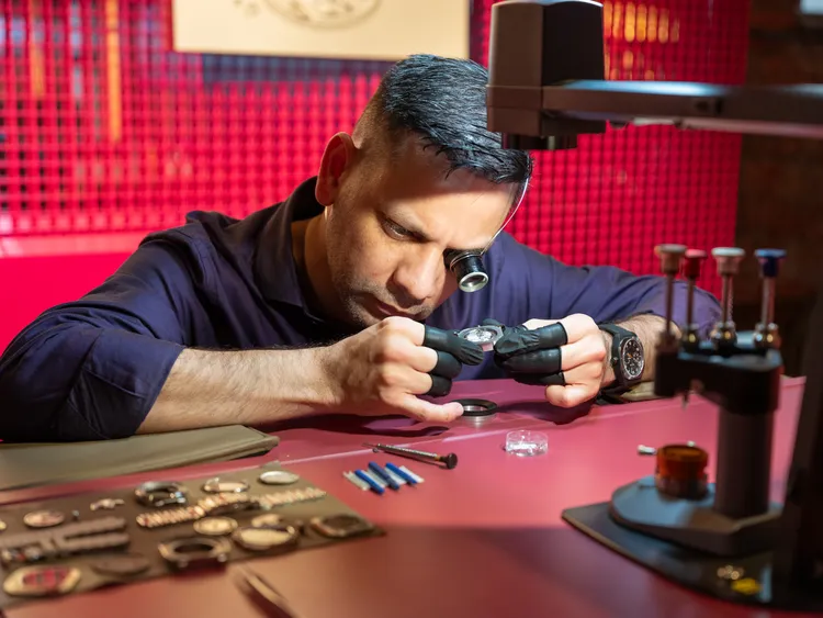 Hermès H08腕錶的裝配。品牌提供