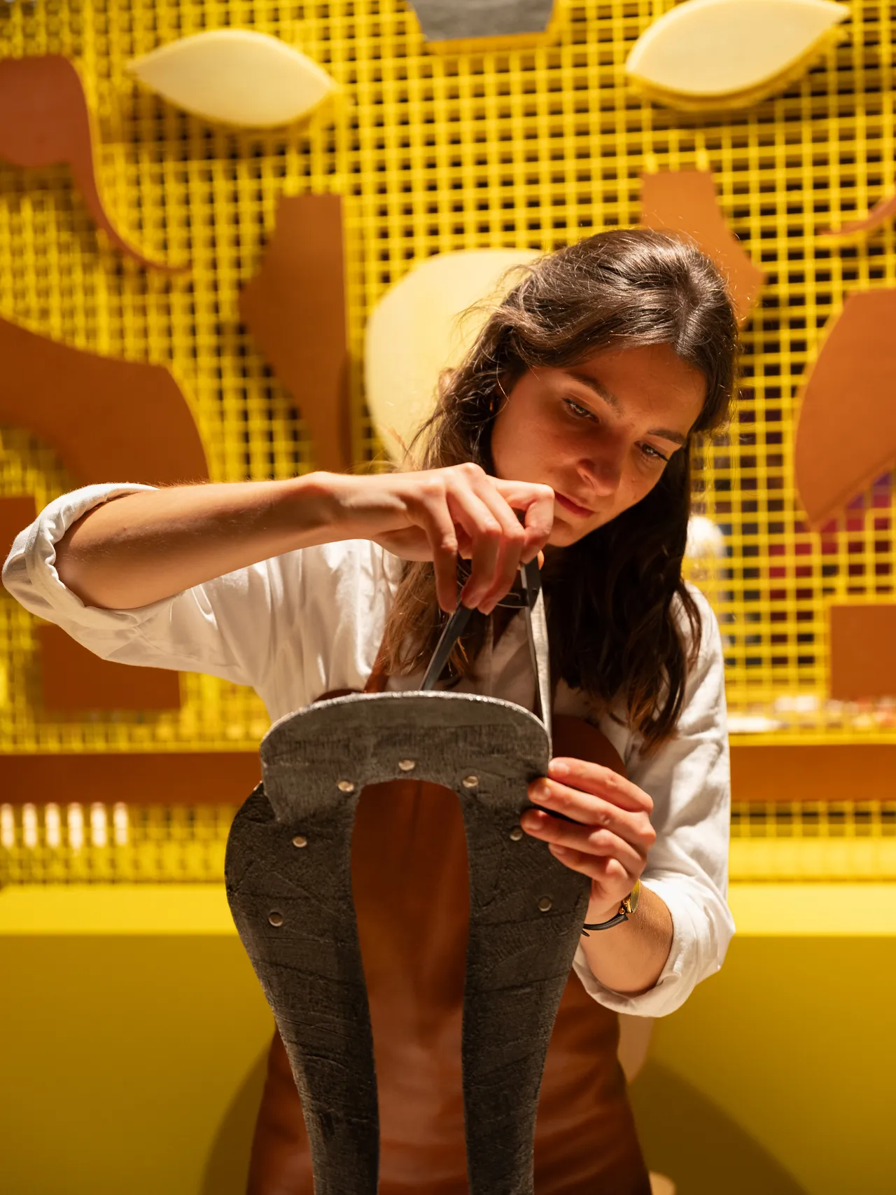 马鞍的层层制程。品牌提供