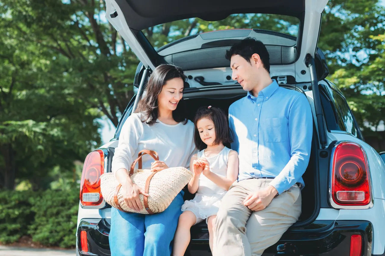 旅展专案相当于购买高铁来回车票，就可免费获赠24小时租车。高铁提供