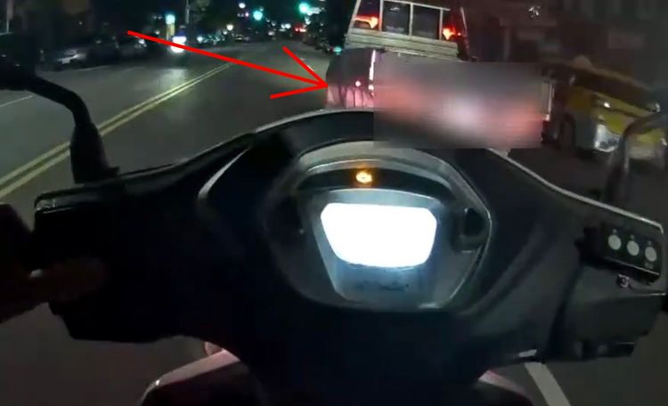 蘆洲神秘貨車拒檢闖紅燈、逆向狂逃 累計違規15次罰單逾10.7萬元