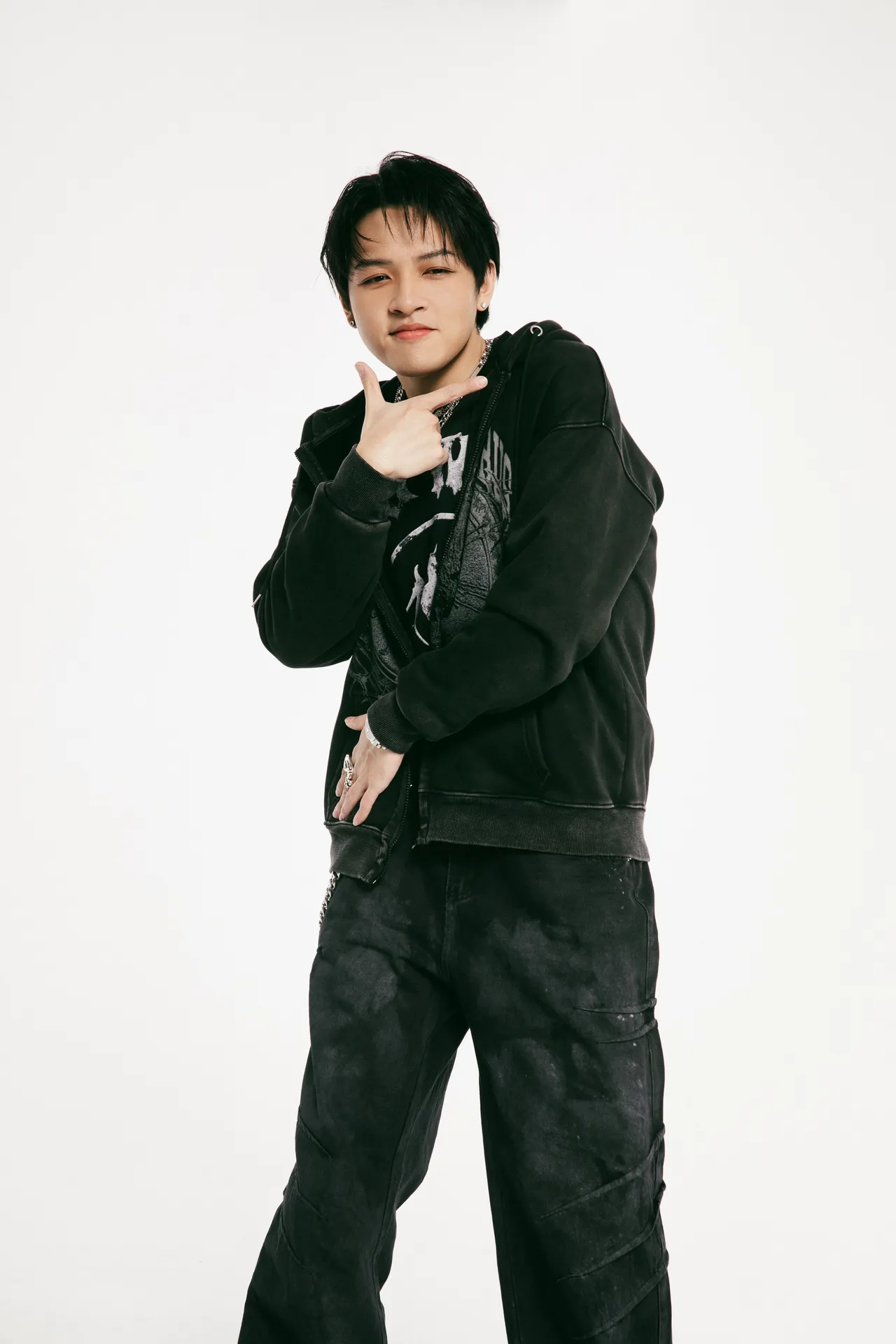 這首歌是韋禮安首度與饒舌新星艾蜜莉AMILI合作。索尼提供