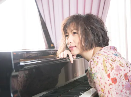 婚后淡出11年⋯歌坛才女重返歌坛开唱　献已故好友坣娜