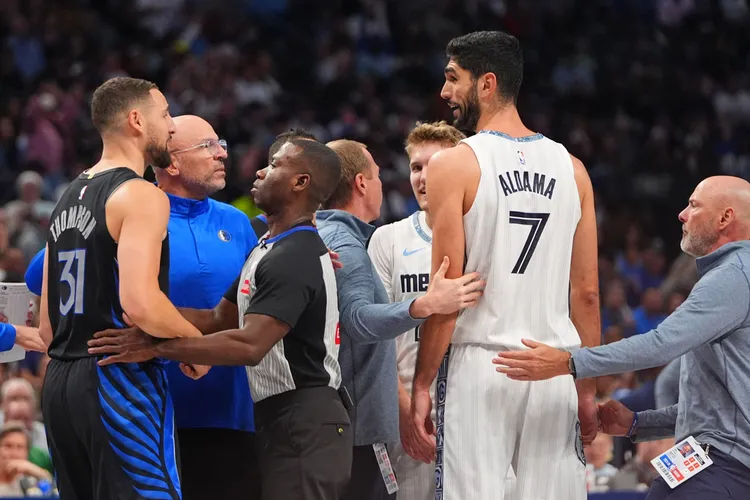 K湯(左1)阿爾達馬(右2)。美聯社