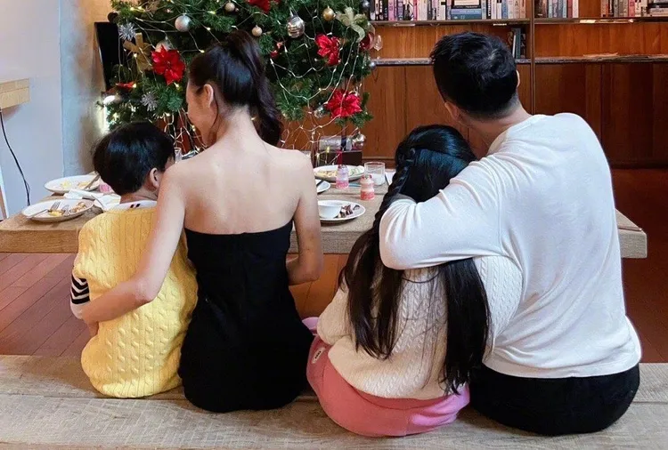 李進良認為馬筱梅待大S兩個孩子如親生。翻攝汪小菲微博