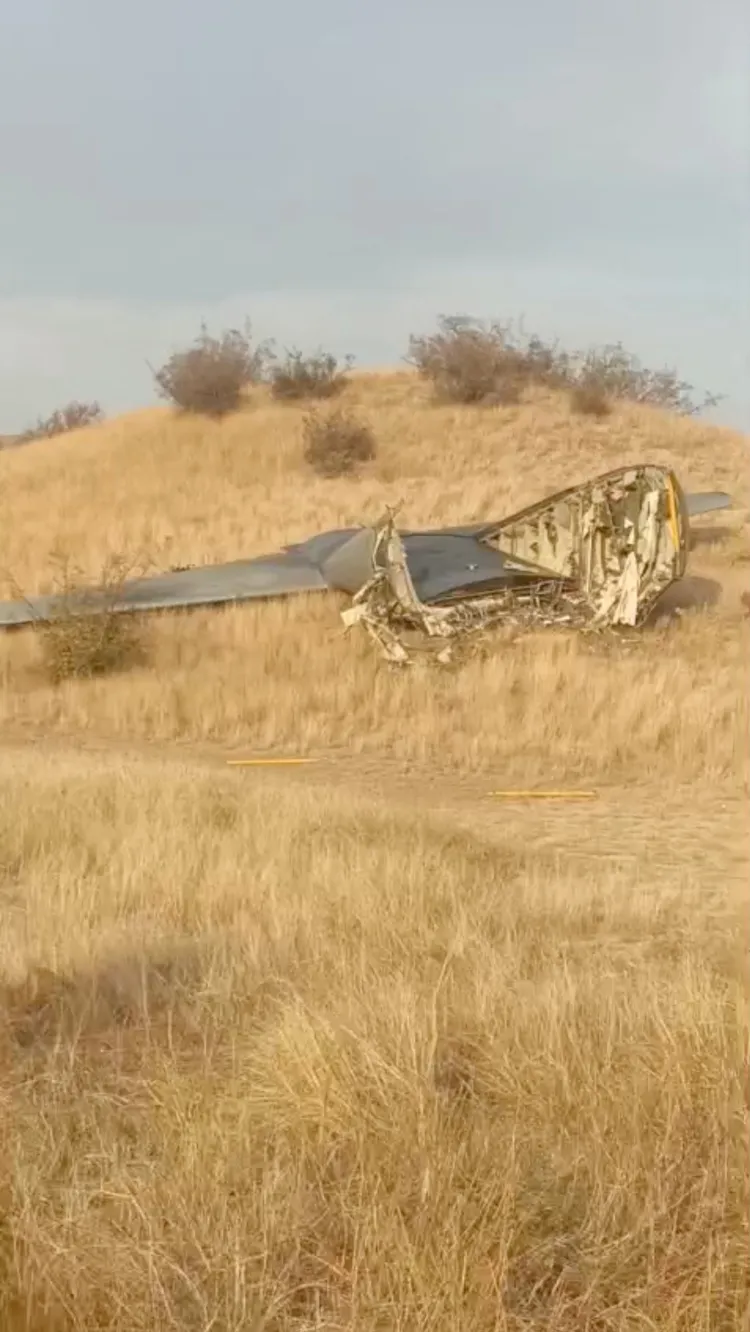 軍機墜毀後的殘骸。路透社