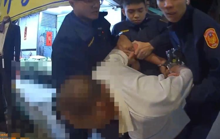 酒後在車上休息就沒事! 無視警員告誡、男子執意開車上路還是栽了