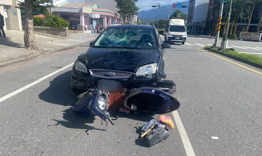 台東死亡車禍　84歲老翁騎機車擦撞汽車倒地傷重不治